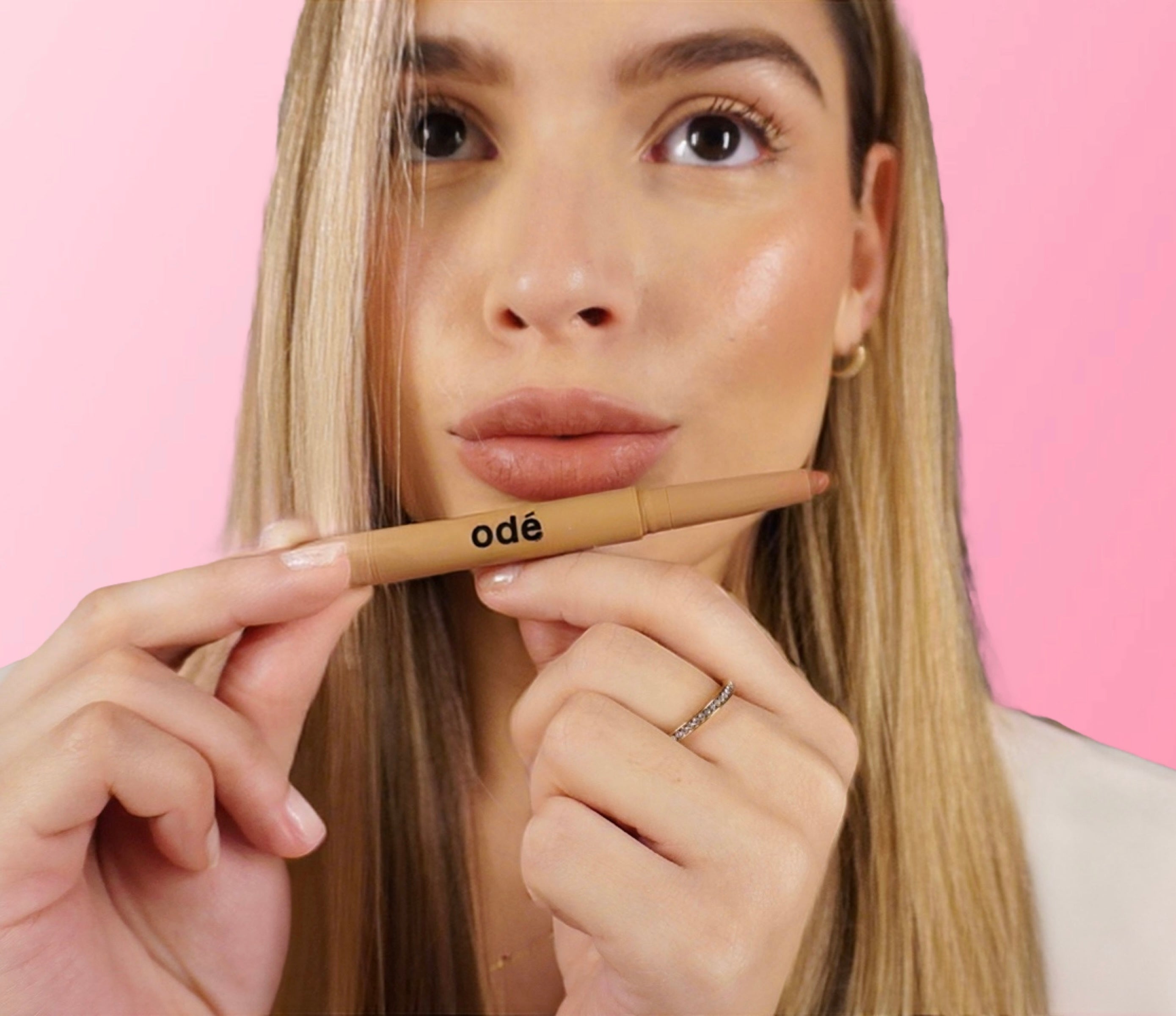 DELINEADOR CON PÉPTIDOS DE COLÁGENO